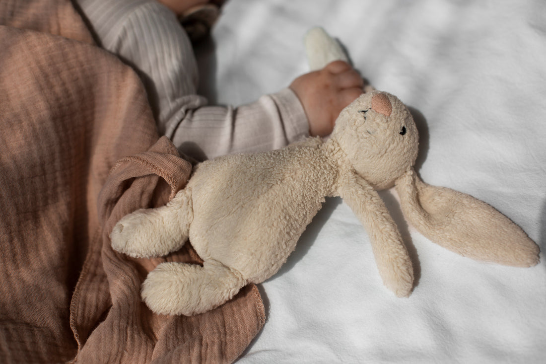 Laisser Doudou Bébé 3 Mois : Guide Complet Sécurité and Âge