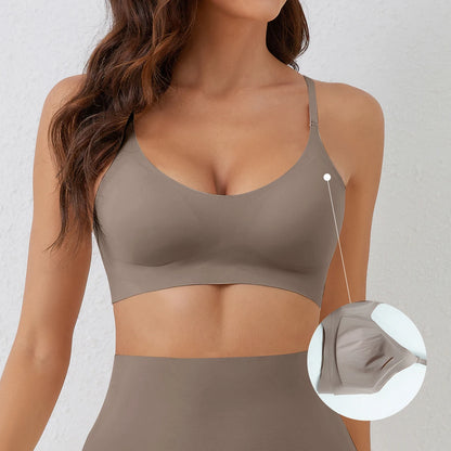 Brassière coloris Gris-Violet effet seconde peau, maintien naturel sans armatures et confort invisible.